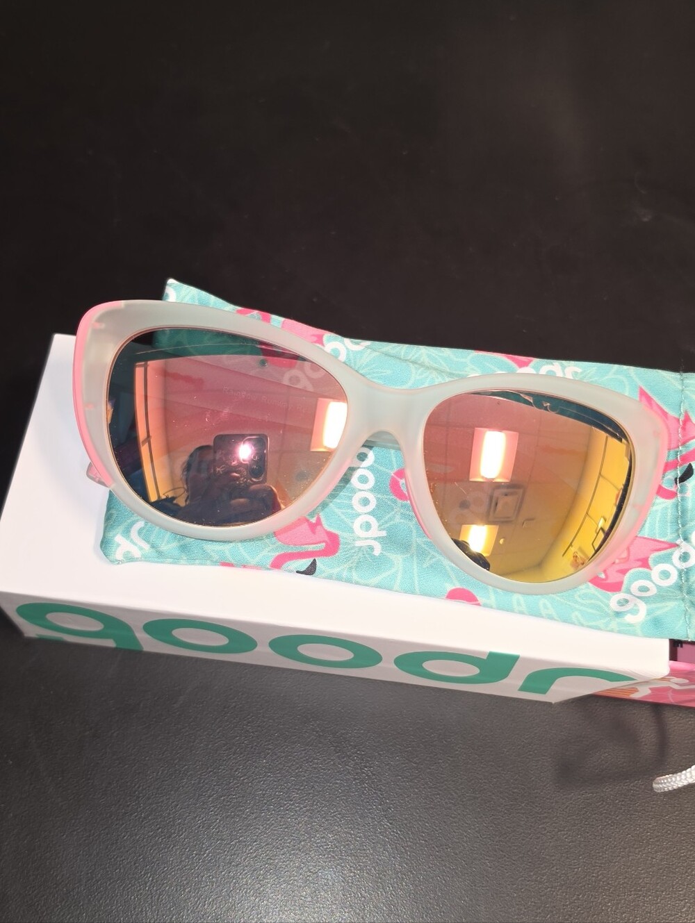 GOODR GLASSES - Picture 3 of 6